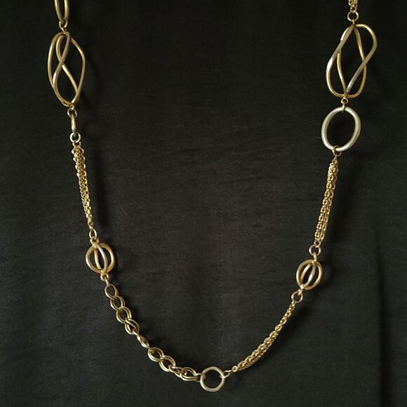 GUESS 37" Long Gold Link Multi Chain Necklace Costume Jewelry - Picture 3 of 6